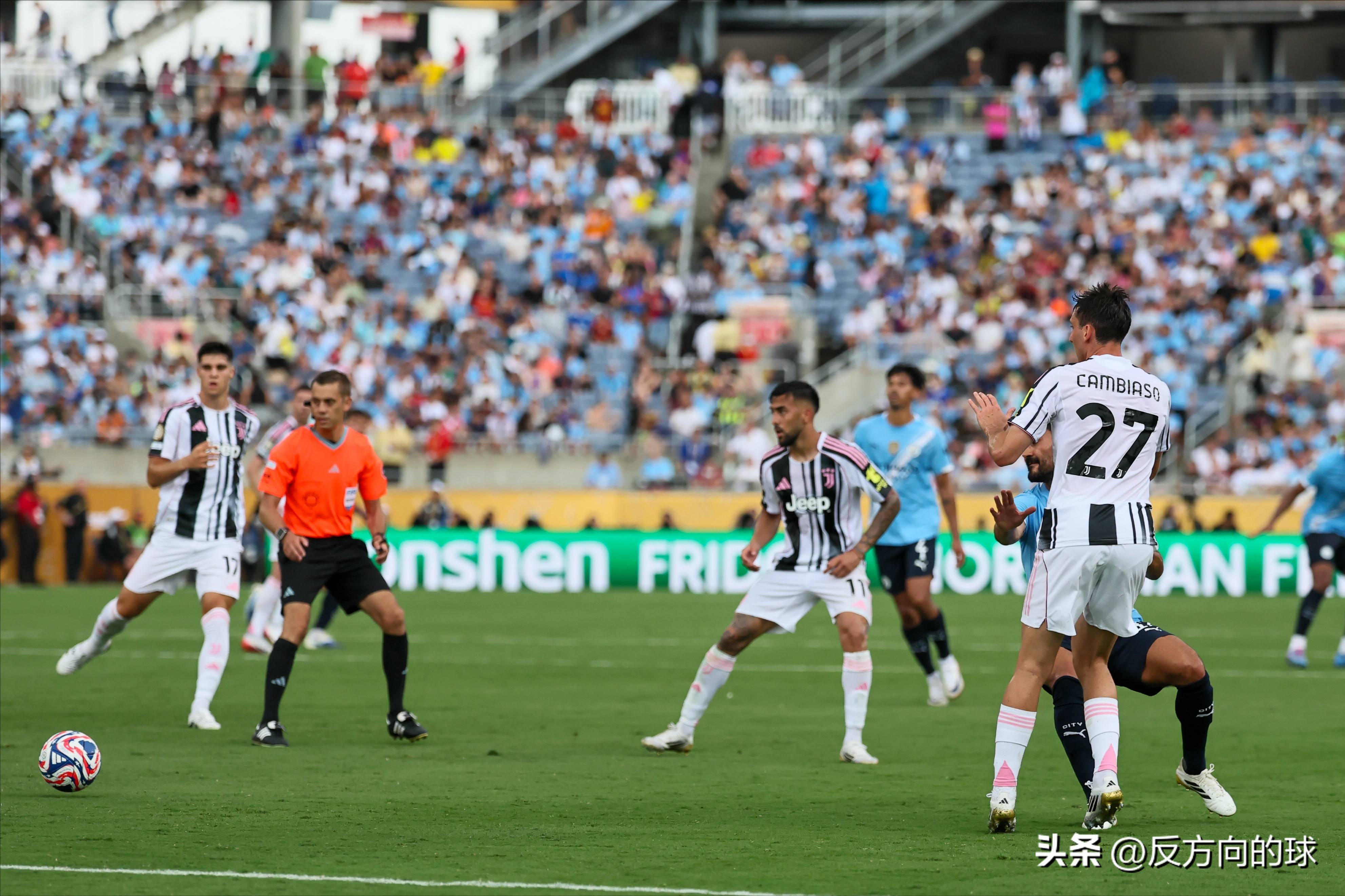 国王杯转会期再迎强敌;尤文图斯回应争议;主帅态度——气氛紧张;年轻球员得到机会的简单介绍 国王杯转会期再迎强敌;尤文图斯回应争议;主帅态度——气氛紧张;年轻球员得到机会的简单介绍